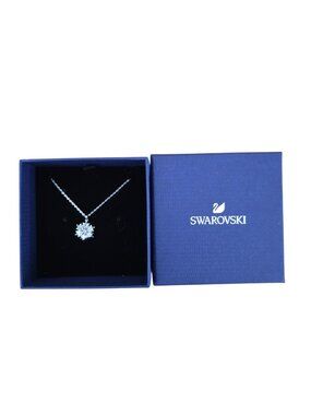 Swarovski Rhodium Plated Crystal Magic Snowflake Pendant Necklace 16"